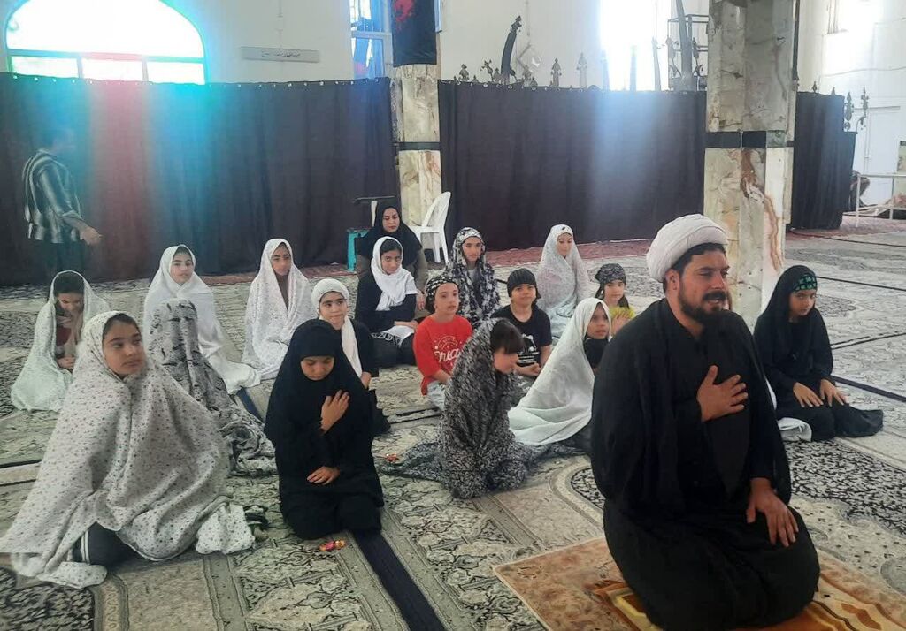 1330524 بازدید اعضای مرکز شماره ۱۰ در مسجد جلیلی کرمانشاه