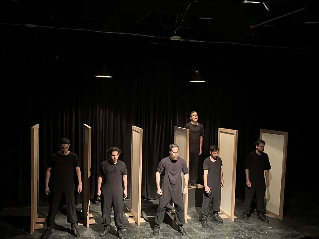 1330566 نوجوانان مجتمع آفرینش کرمانشاه به تماشای نمایش «اسب حیوان عجیبیست» نشستند