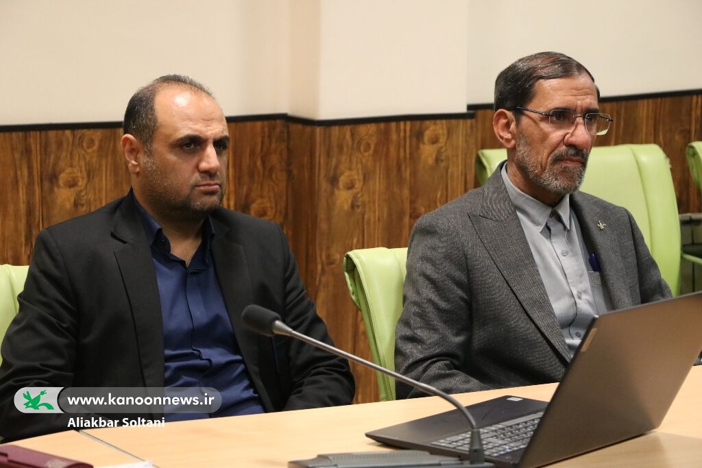 1330693-1 امیدآفرینی در نوجوانان کلید اصلی موفقیت است