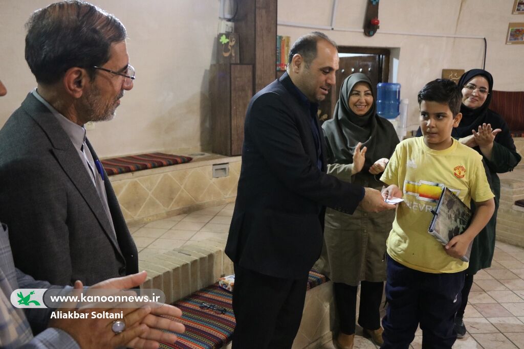 1330733 امیدآفرینی در نوجوانان کلید اصلی موفقیت است