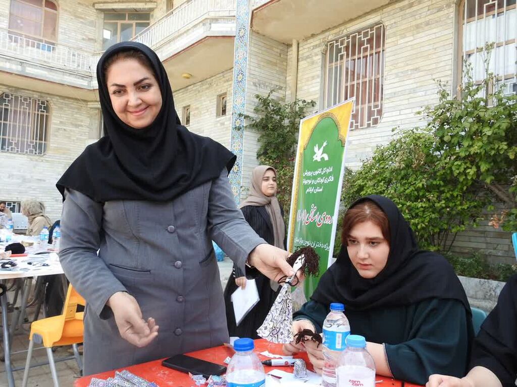 1330742 کارگاههای هنری دراردوی فرهنگی ـ تربیتی ایلام