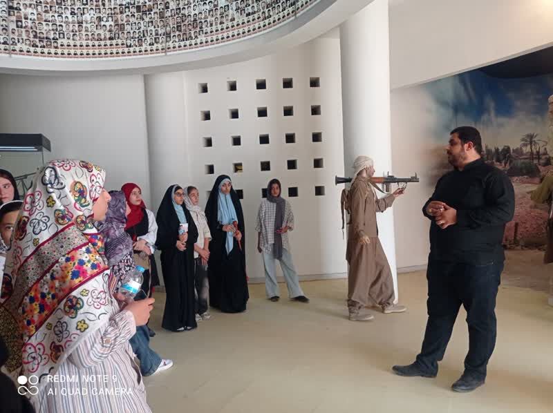 1330751 بازدیداعضای کانون استان ایلام ازموزه دفاع مقدس درجریان اردوی فرهنگی ـ تربیتی "ایلام ما"