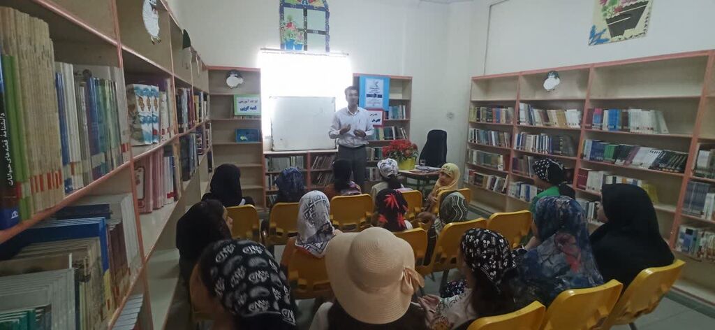 1330798 اعضای مرکز کوزران آموزش مفاهیم و روشهای قصهگویی را آموختند