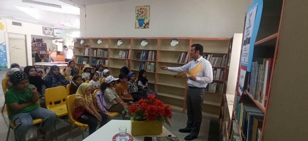 1330799 اعضای مرکز کوزران آموزش مفاهیم و روشهای قصهگویی را آموختند