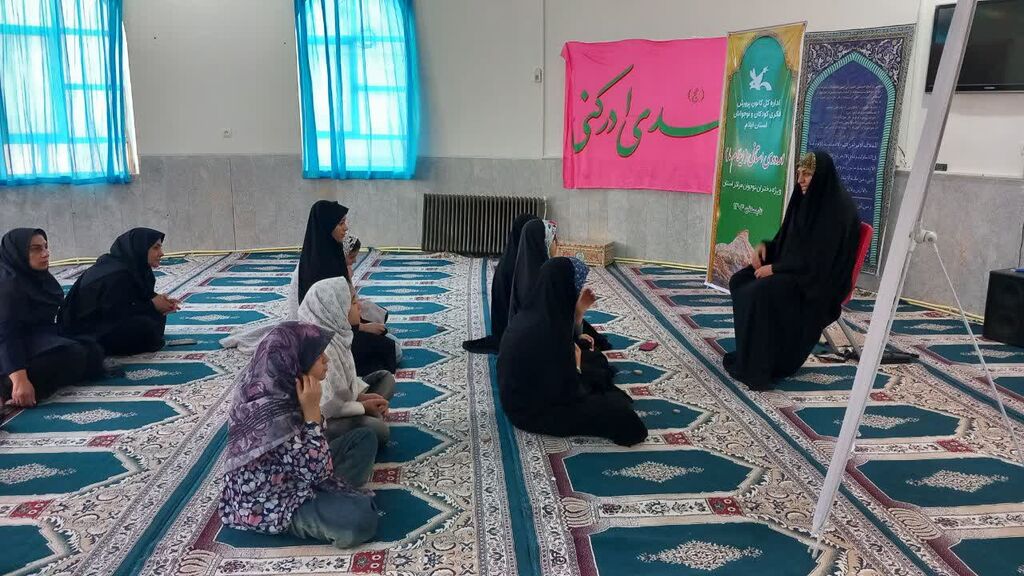 1330850 نشست صمیمی مسئول اموربانوان نهادنمایندگی رهبری دانشگاه فرهنگیان ایلام در اردوی «ایلام ما»