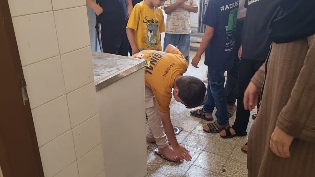 اعضای نوجوان مرکز سرپل‌ذهاب در مصلی احمدبن اسحاق حضور یافتند