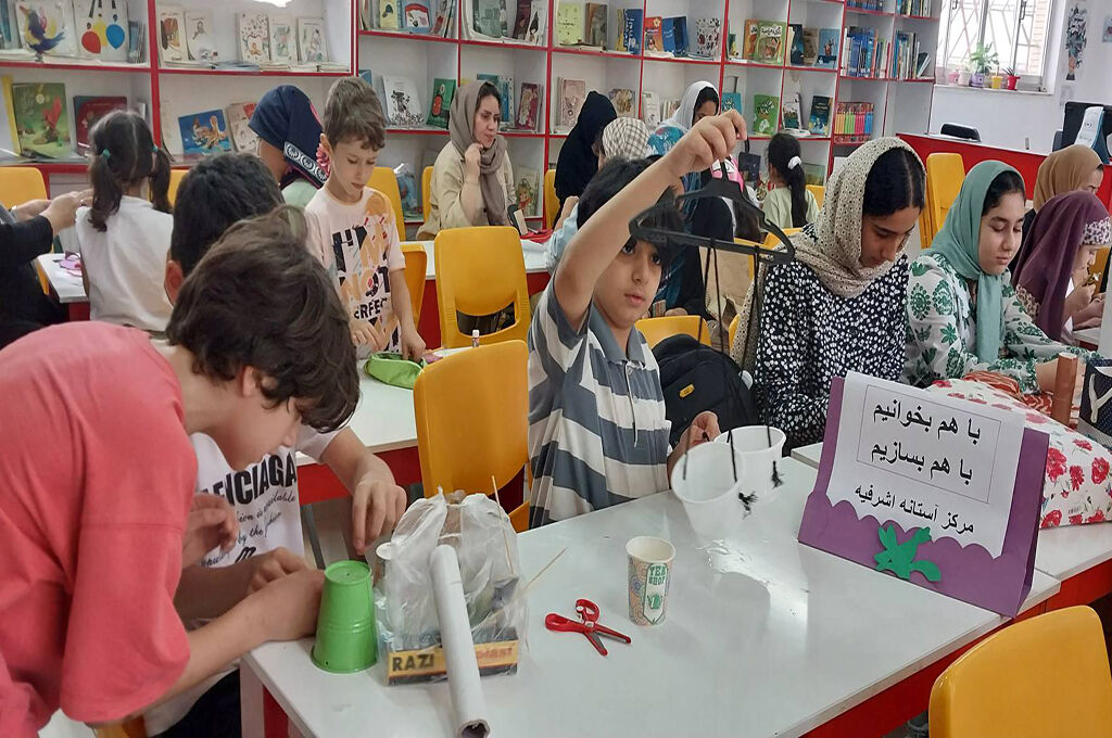 1330928-1 جشن کتاب و خلاقیت با همراهی اعضا و خانوادهها/ ویژهبرنامه با هم بخوانیم، از نو بسازیم در کانون آستانه برگزارشد