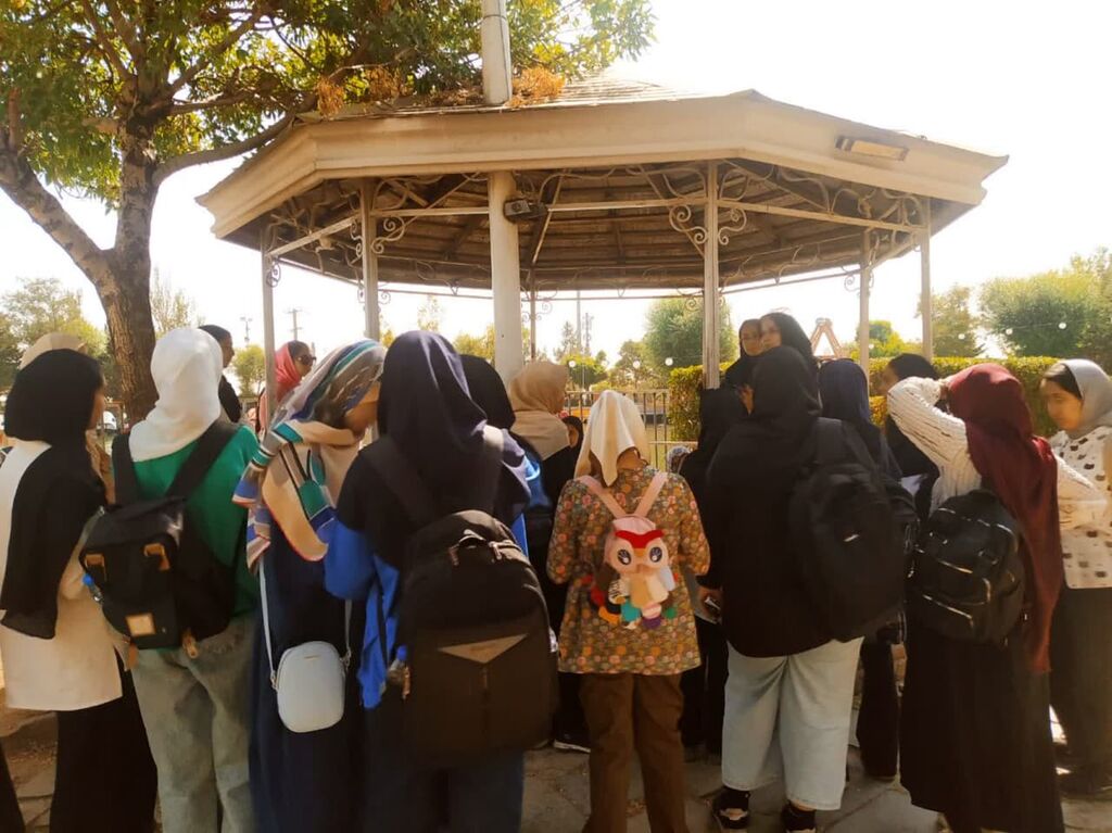 1330940-1 برگزاری اردوی عکاسی «یک روز، یک دنیا نگاه نو»