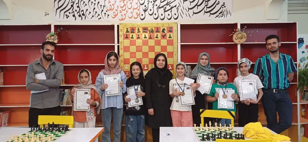 1330954-1 دوره شطرنج کانون همدان با معرفی برترینها پایان یافت