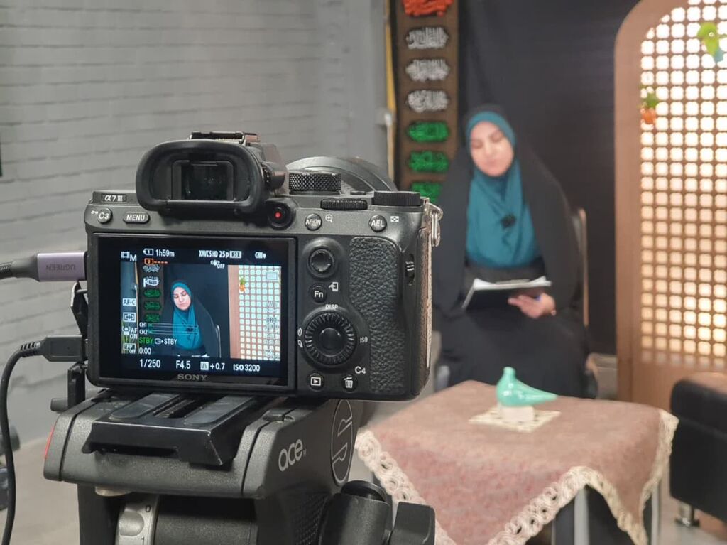 1331395-1 برگزاری ویژهبرنامه ملی «به تو از دور سلام» به مناسبت شهادت امام رضا(ع)