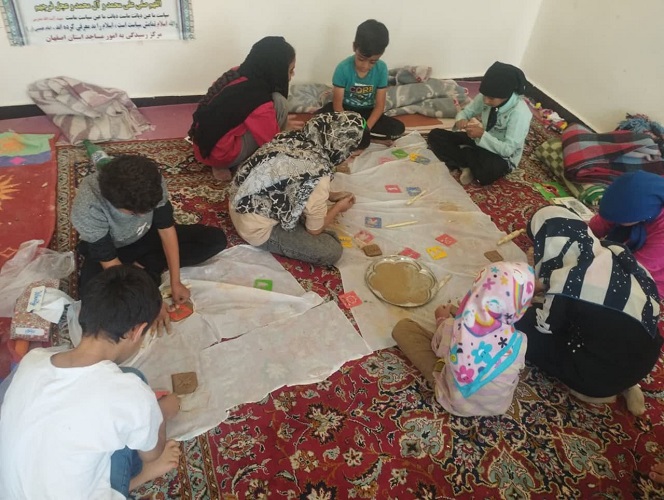 1331547-1 خدمات رسانی کتابخانهی سیار روستایی فریدونشهر به کودکان روستایی و عشایری