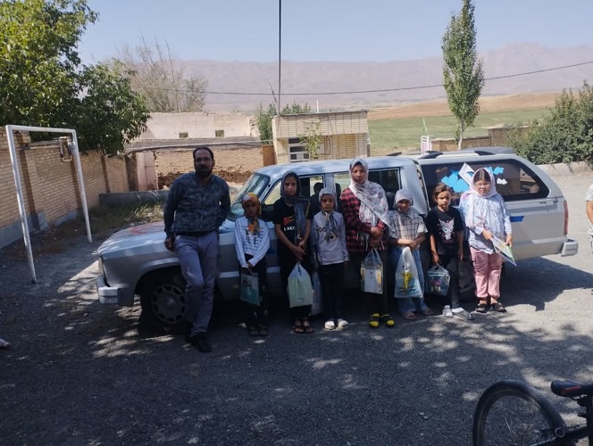 1331550-1 خدمات رسانی کتابخانهی سیار روستایی فریدونشهر به کودکان روستایی و عشایری