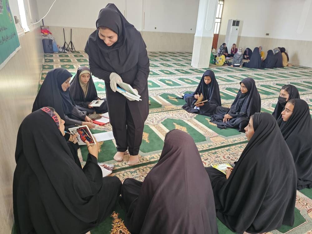 1331640-1 اجرای طرح " بر بال دانایی" در مناطق کم برخوردار کهگیلویه و بویراحمد