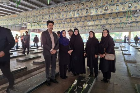 ادای احترام مسئولان کانون کرمانشاه به مقام شامخ شهدا