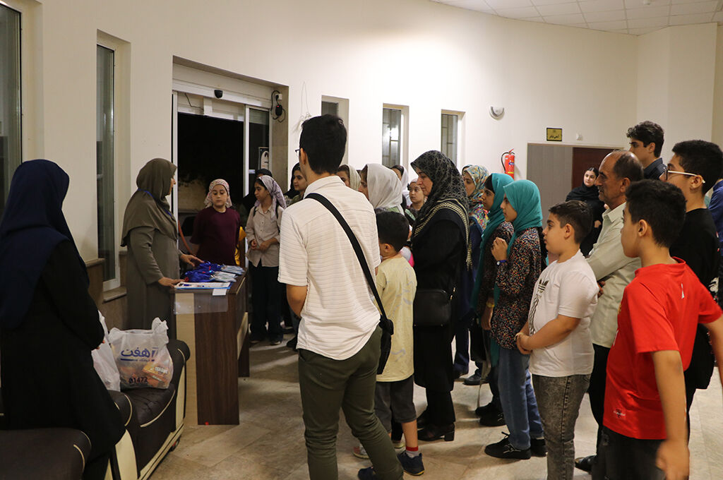 1331872-1 از ماه و زحل تا جهاننمای ۳۶۰ درجه؛ اعضای کانون گیلان شگفتیهای کیهان را به تماشا نشستند