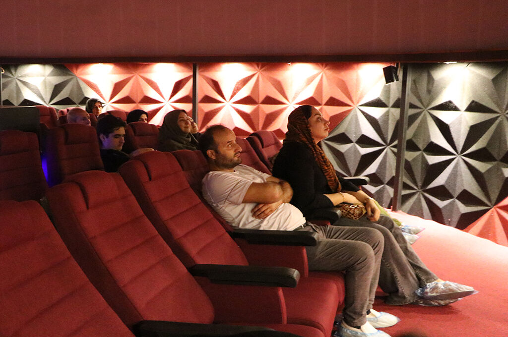 1331877-1 از ماه و زحل تا جهاننمای ۳۶۰ درجه؛ اعضای کانون گیلان شگفتیهای کیهان را به تماشا نشستند