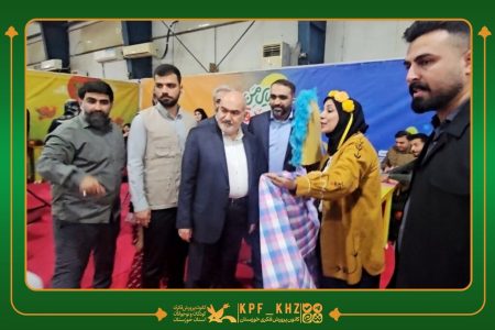 حضور استاندار خوزستان در غرفه کانون پرورش فکری