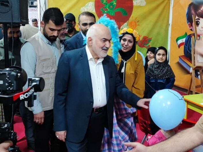 1331912-1 حضور استاندار خوزستان در غرفه کانون پرورش فکری
