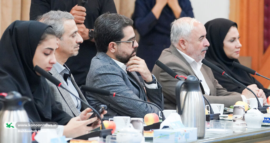 راه‌اندازی کتابخانه تخصصی شعر کودک در شاهین شهر