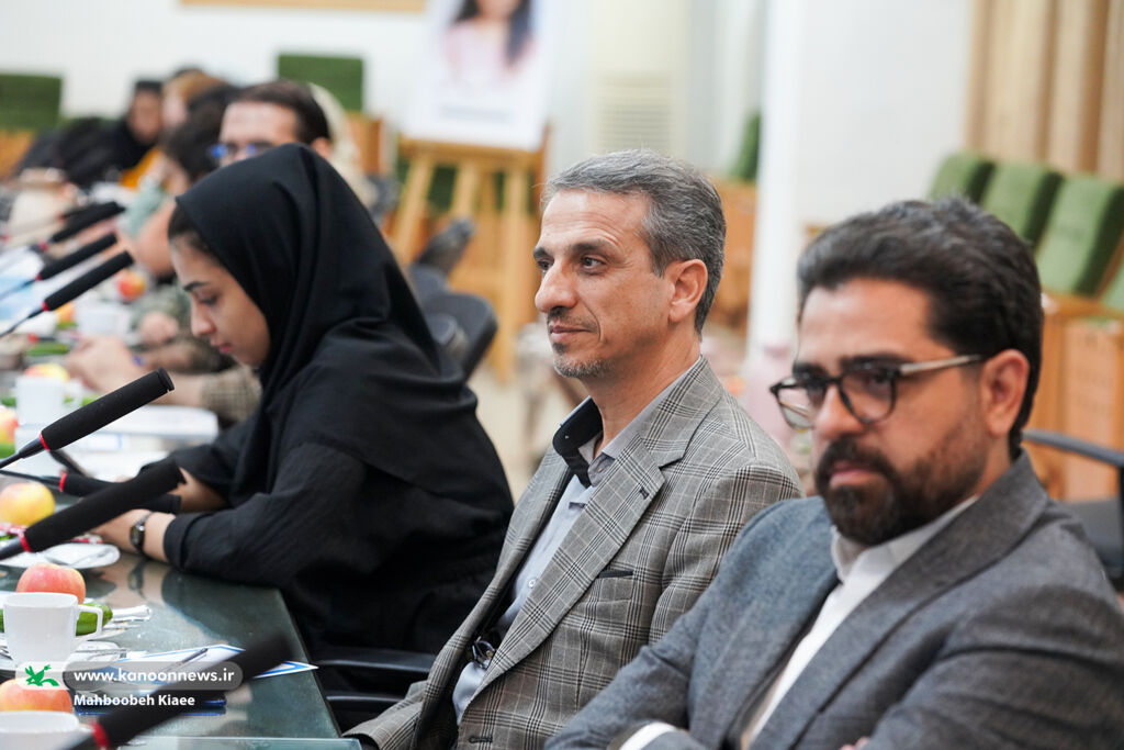 بهره‌گیری دوجانبه از شعر در مراکز کانون