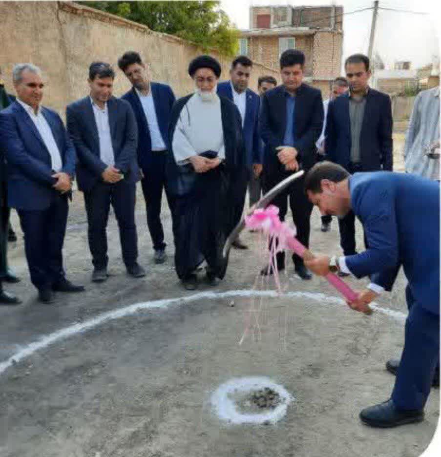 1331976-1 کلنگ احداث مرکزفرهنگی هنری ایوان به زمین زده شد