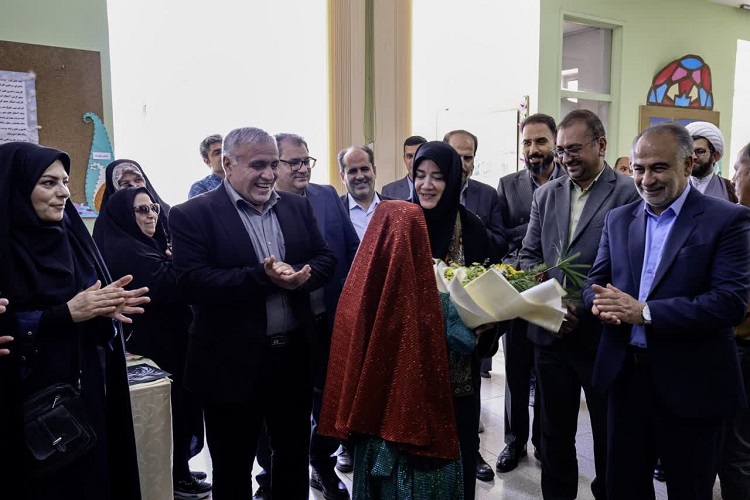 1332004-1 آئین افتتاحیه اولین جشنواره ملی صنایع دستی کودکان و نوجوانان در باغبادران