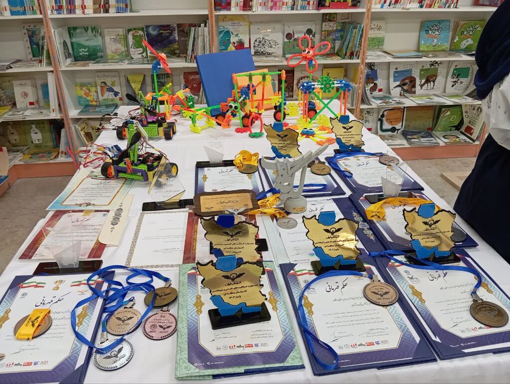 1332079-1 نمایشگاه دستاوردهای تابستانه کانون پرورش فکری کودکان و نوجوانان هرمزگان افتتاح شد