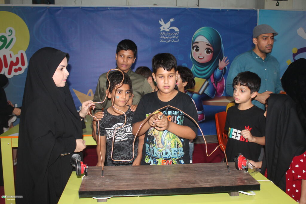 1332245-1 غرفه خلاقیت و نشاط کانون پرورش فکری خوزستان در نمایشگاه دستاوردهای دولت