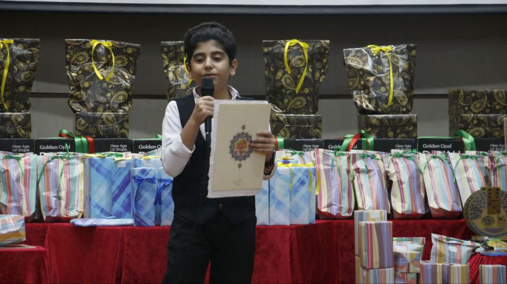 1332331-1 جشن "آفرین گویی" اعضا و مربیان برگزیده کانون هرمزگان برگزار شد