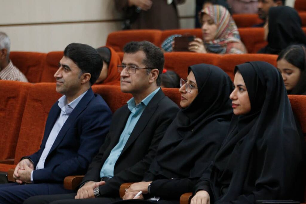 1332337-1 جشن "آفرین گویی" اعضا و مربیان برگزیده کانون هرمزگان برگزار شد