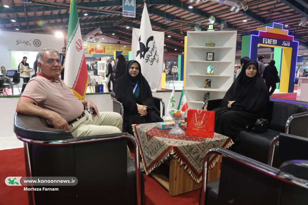 1332382-1 غرفه کانون در دومین شب نمایشگاه تخصصی تفریحات و سرگرمی پر فروغ بود