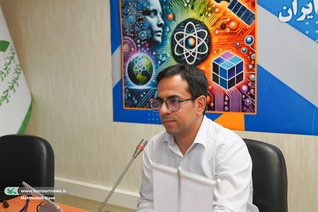 1332405-1 رباتهای اجتماعی به عنوان دوست و کمک درمانگر نقشآفرینی میکنند