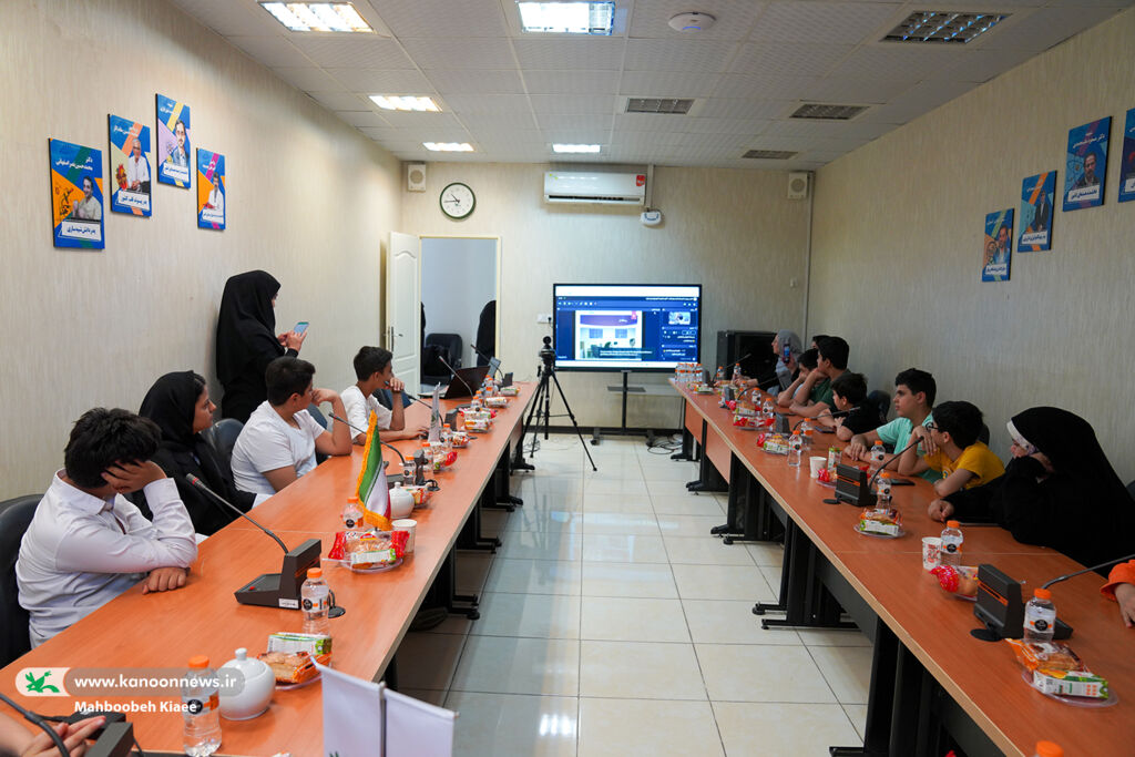 1332407-1 رباتهای اجتماعی به عنوان دوست و کمک درمانگر نقشآفرینی میکنند