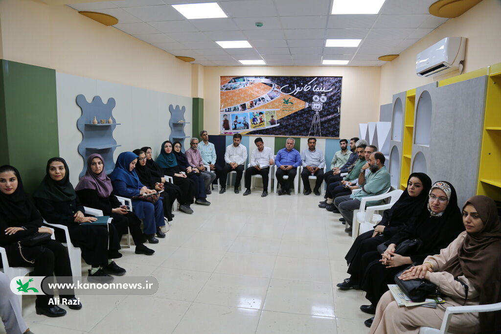 1332562-1 مربیان و کارکنان کانون استان بوشهر با مبانی پدافند غیرعامل آشناشدند