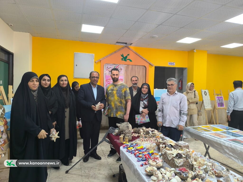 1332579-1 نمایشگاه آثار هنری توانجویان بهزیستی در مرکز شماره ۱ کانون بوشهر افتتاح شد