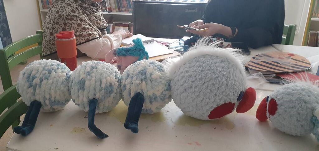 1332823-1 تولید نمایش عروسکی «لولو پشمالو» و میکرو تئاتر «من» در مرکز ۲۵ استان تهران