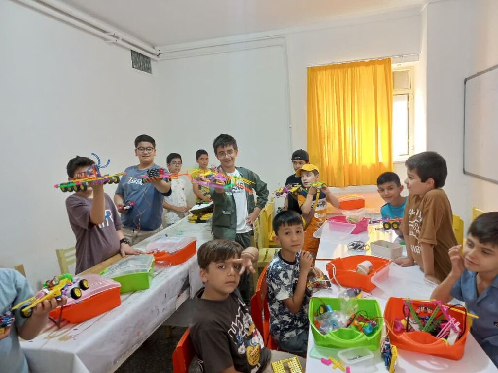 1332955-1 کارگاههای علمی کانون همدان، فرصتی برای شکوفایی استعدادهای کودکان و نوجوان