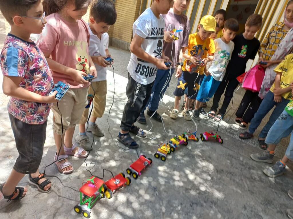 1332957-1 کارگاههای علمی کانون همدان، فرصتی برای شکوفایی استعدادهای کودکان و نوجوان