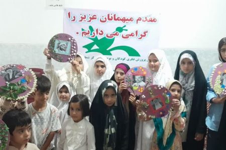 ارائه خدمات با حضور مربی کانون خمین در ویژه برنامه هفته دولت  