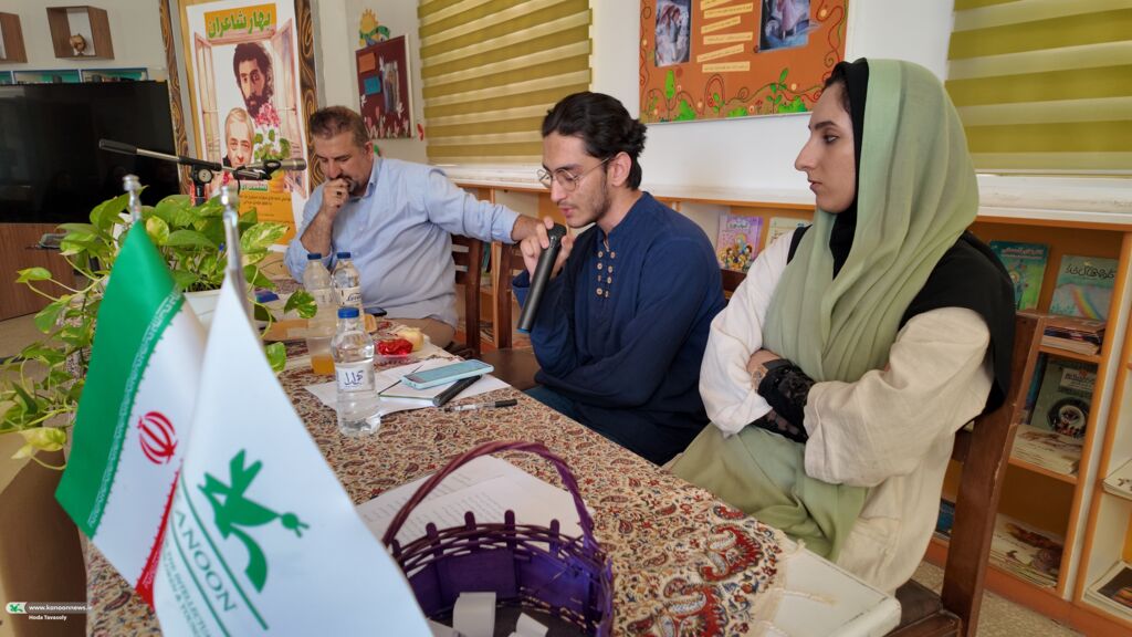 1333043-1 «بهار شاعران» عنوان نشست ادبی، خوانش نامه های سهراب سپری به احمدرضا احمدی