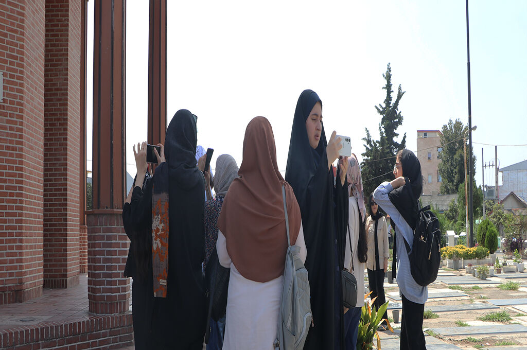 1333189-1 برگزاری چهلوهشتمین نشست تخصصی انجمن عکاسان نوجوان کانون گیلان