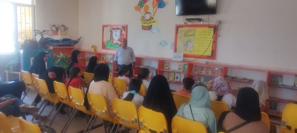 1333261-1 برگزاری کارگاه قصهگویی در مرکز شماره ۱۲ کانون کرمانشاه