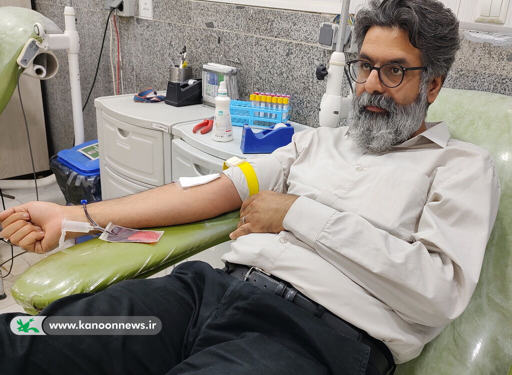 1333347-1 کارکنان کانون استان بوشهر به مناسبت هفته دولت خون خود را اهدا کردند