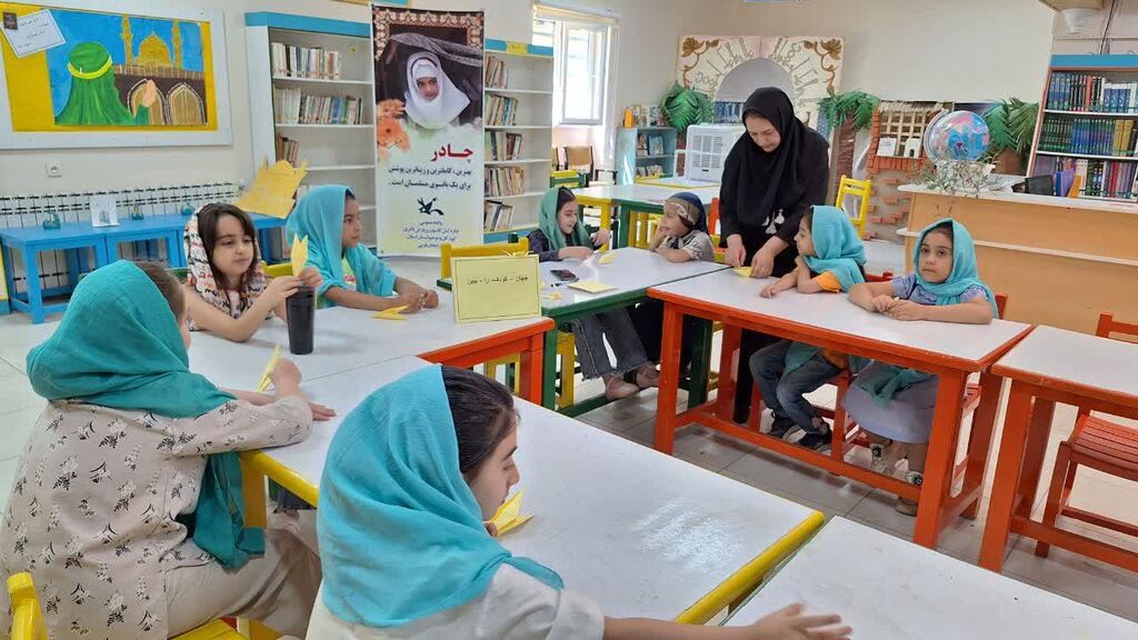 1333551-1 اعضا و مربیان با پیام صلح جهانی