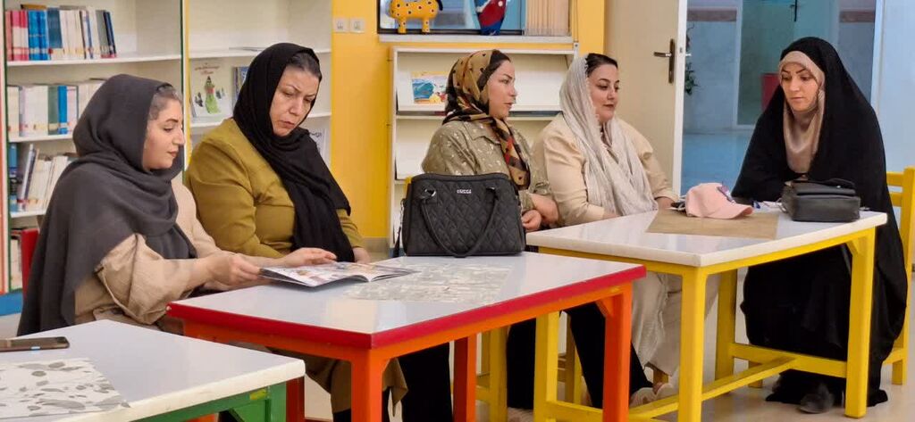 1333553-1 برفِ داستانی در محفل نقد کتاب میاندوآب