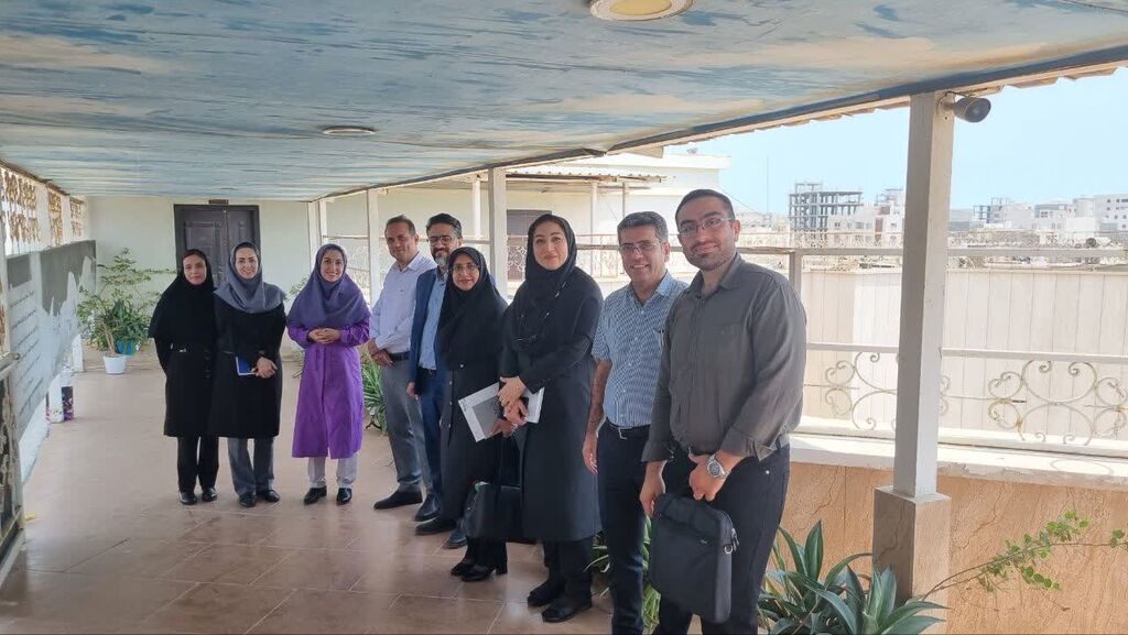 1333620-1 نشست انجمن محیط زیستی میراث پریشان با اعضای شورای فرهنگی کانون هرمزگان