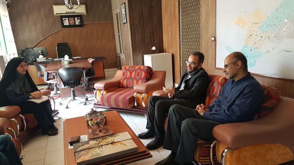 1333790-1 نشست سرپرست کانون کرمانشاه با مسئولان امور سینمایی حوزه هنری