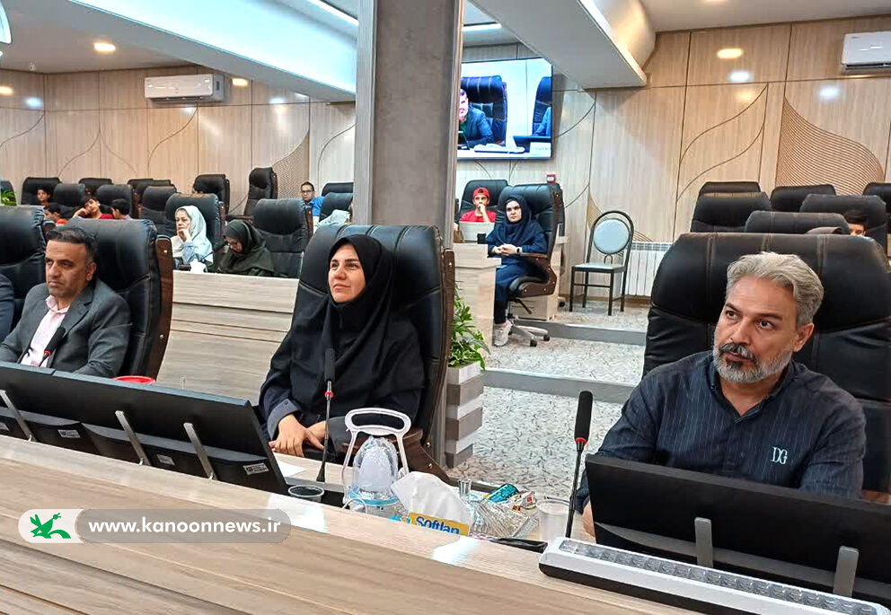 1333798-1 دیدار مدیرکل کانون پرورش فکری لرستان با اعضای شورای شهر بروجرد