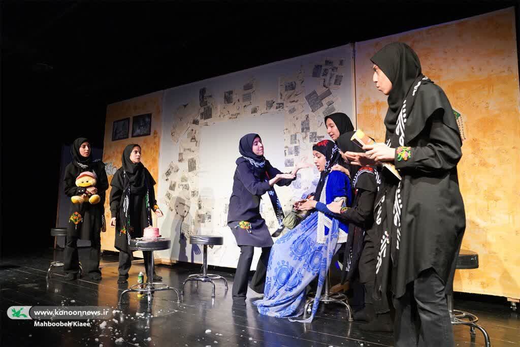 نمایش «روژا دلنیا باش» کرمانشاه در بین آثار منتخب برای اجرا از سوی مرکز تولید تئاتر کانون