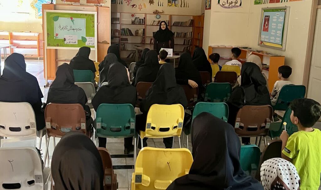 1334206 برگزاری کارگاه قصهگویی برای مراکز شماره ۲ و۳ اسلامآباد غرب